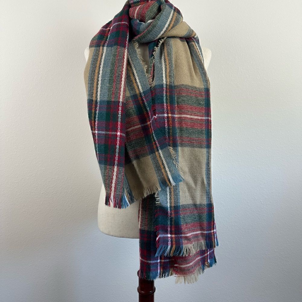 EUC Look Women’s Scarf